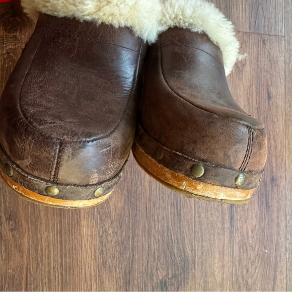 UGG Women’s Kalie Leather Studded Shearling Clogs Wood Bottom - Picture 4 of 15